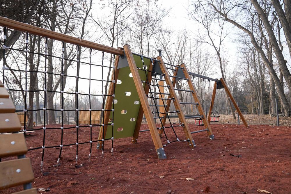 Ищем партнеров среди застройщиков, мы производство детских и площадок