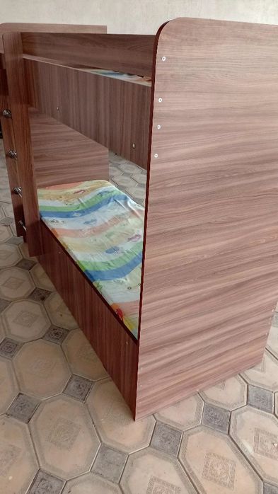 Продам двухъярусную кровать