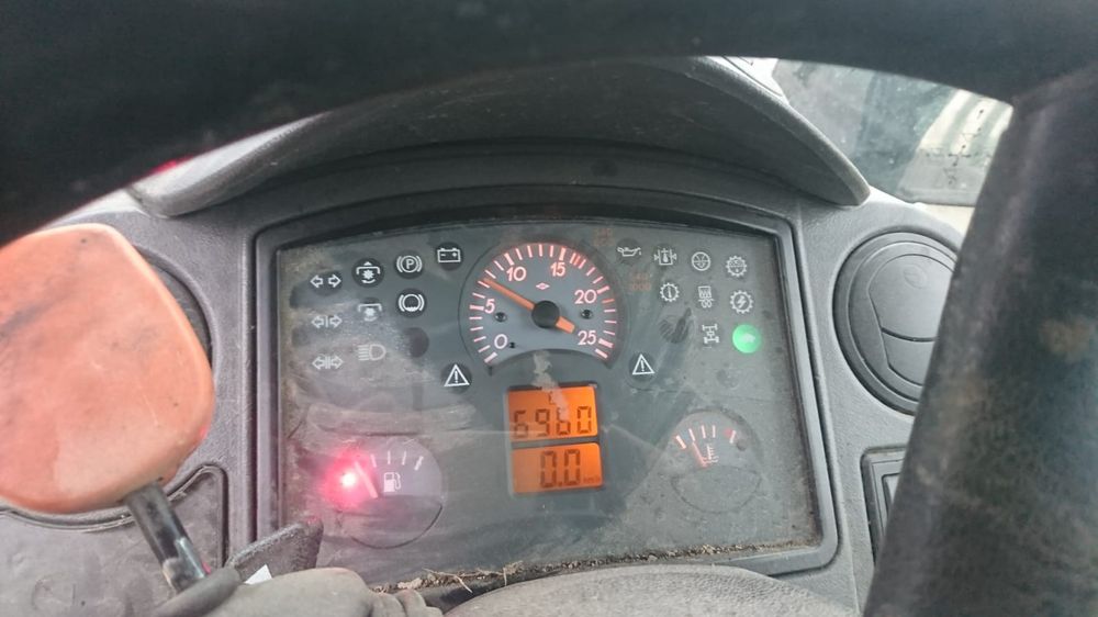 Tractor cu încărcător Claas Celtis 446