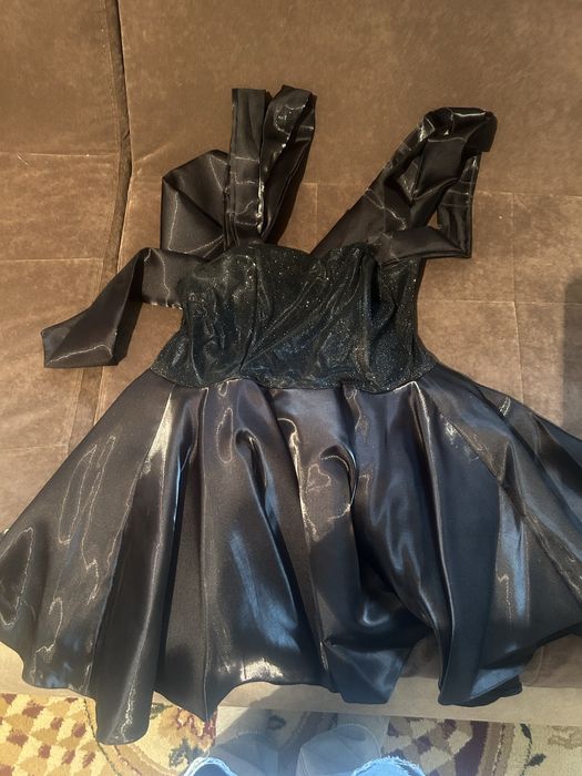 Платье коктельно- вечернее