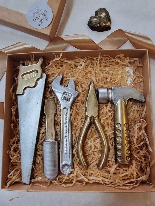 Подарки из бельгийского шоколада на 14 января для мужчин