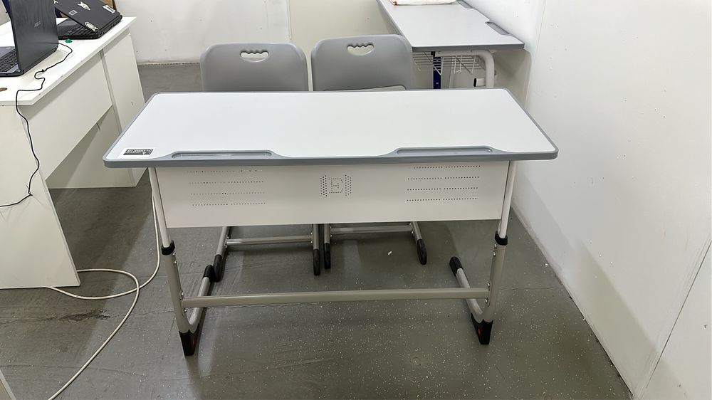 Школьная парта комплект