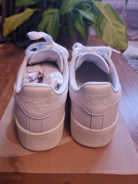 Adidasi ASICS albi marime 39