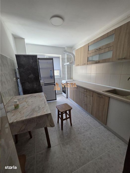 Apartament 4 camere, zona Racadau