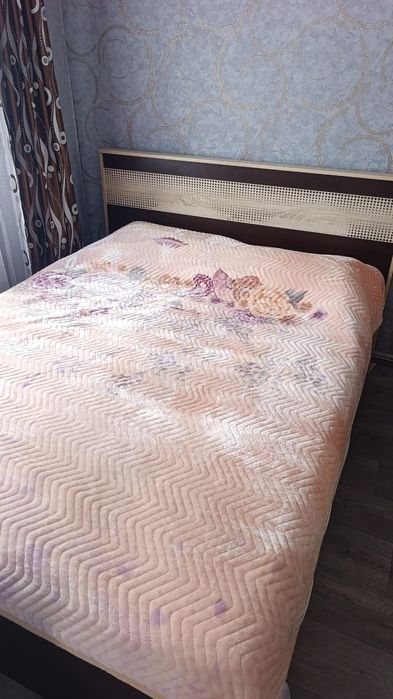 Продам спальный гарнитур