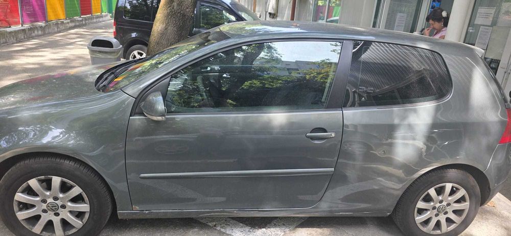 VW Golf 2.0 FSI 150cp Gri 2005