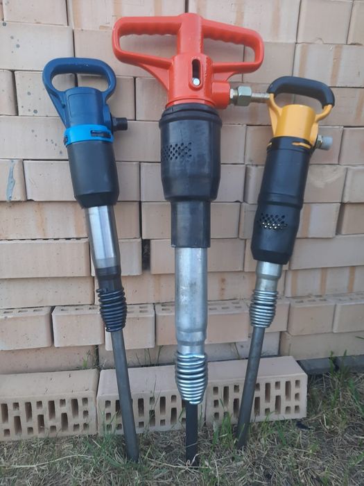 Компрессор в аренду с отбойными молотками