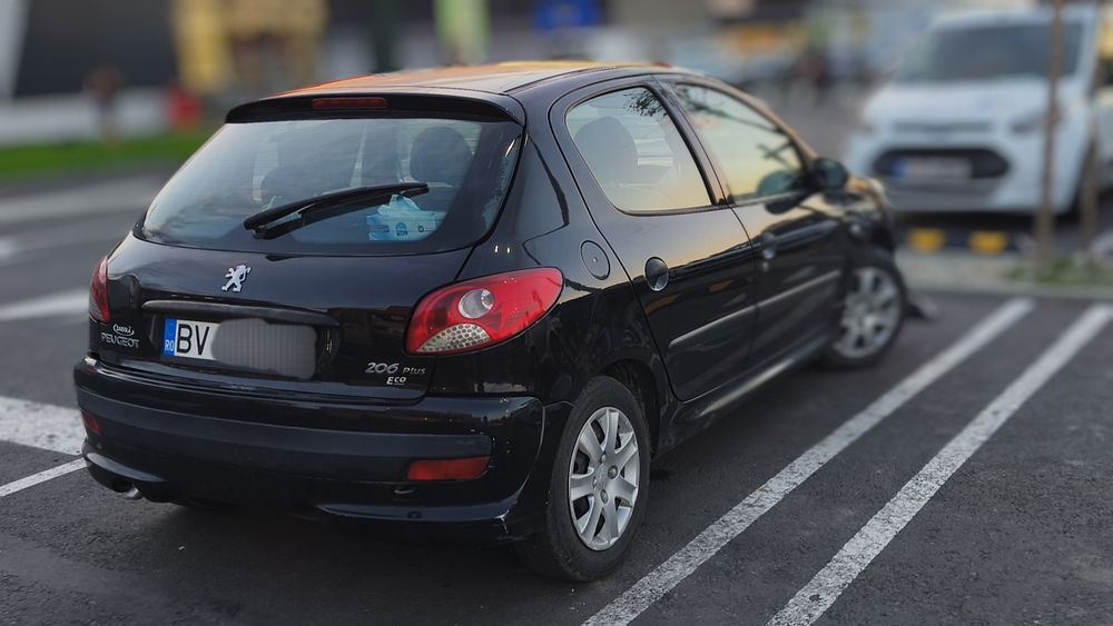 Vand Peugeot 206 plus, An 2010, Motor 1,2 + gpl fabrica, de reparat