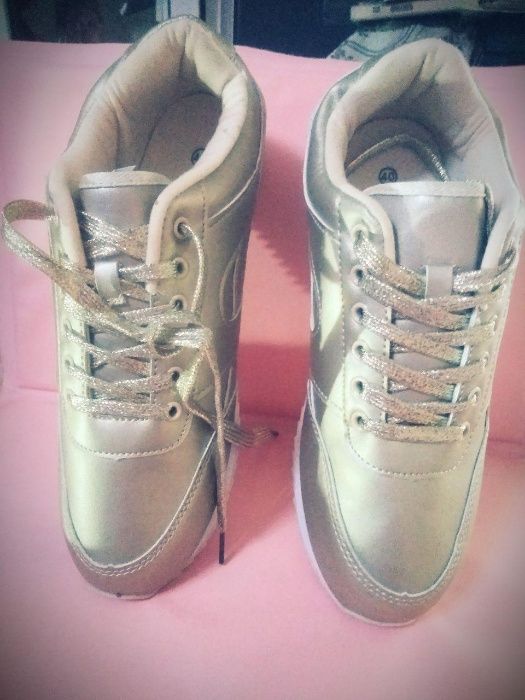 Кроссовки женские 25,5 см по стельке, 40 размер