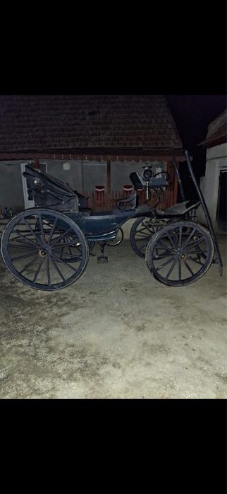 Vând trăsură victoriana