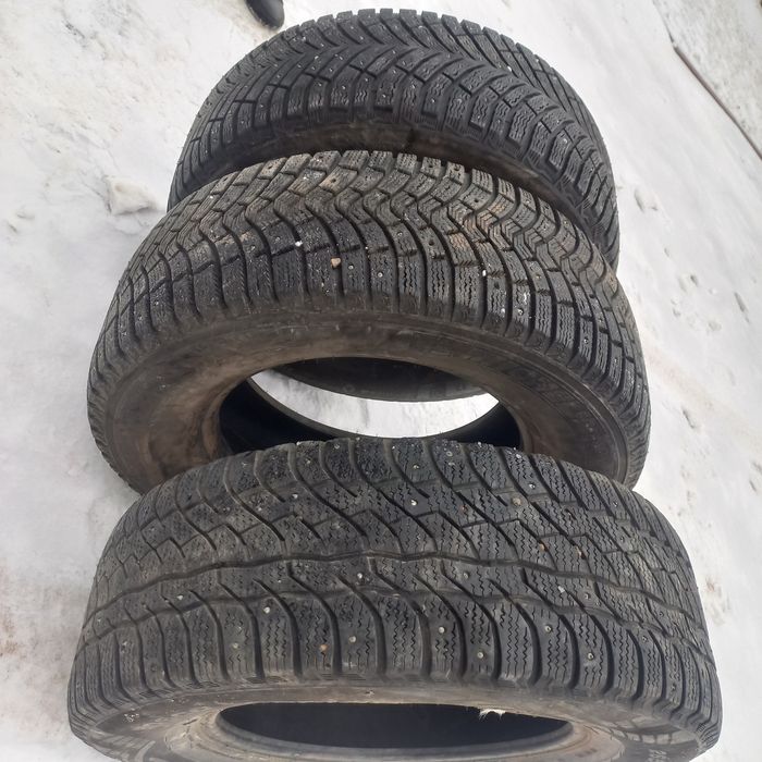 Продам зимние шины 265.65.р17