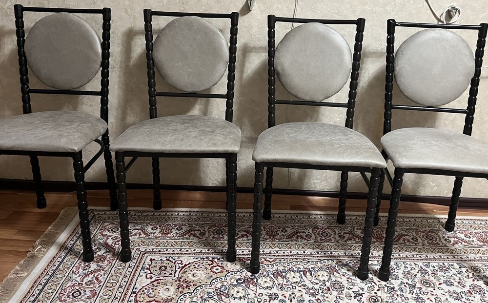 Продам стулья для кухни