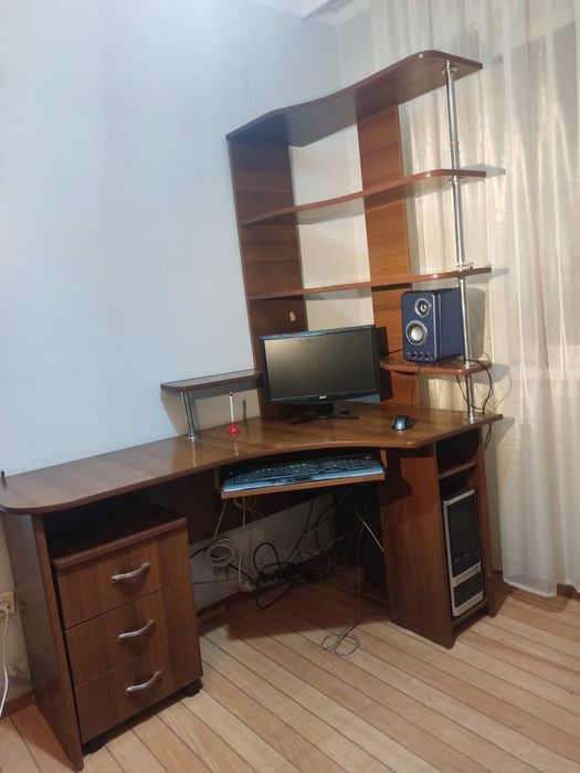 Стол компьютерный