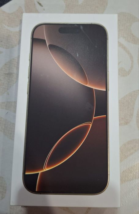 ПРОДАМ IPhone 16pro gold