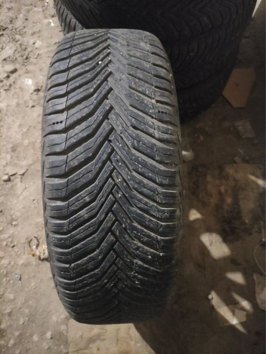 Джанти Mitsubishi с всесезонни гуми Michelin CrossClimate 2 225/55/R18