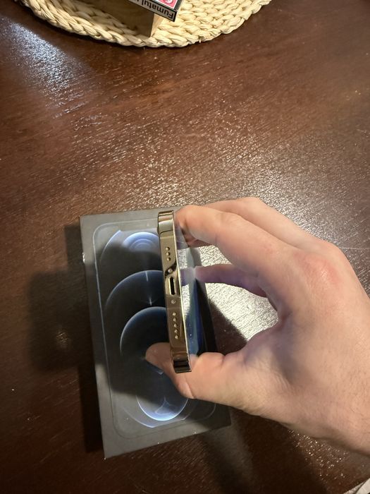 Vand iPhone 12 pro - 256gb - gold