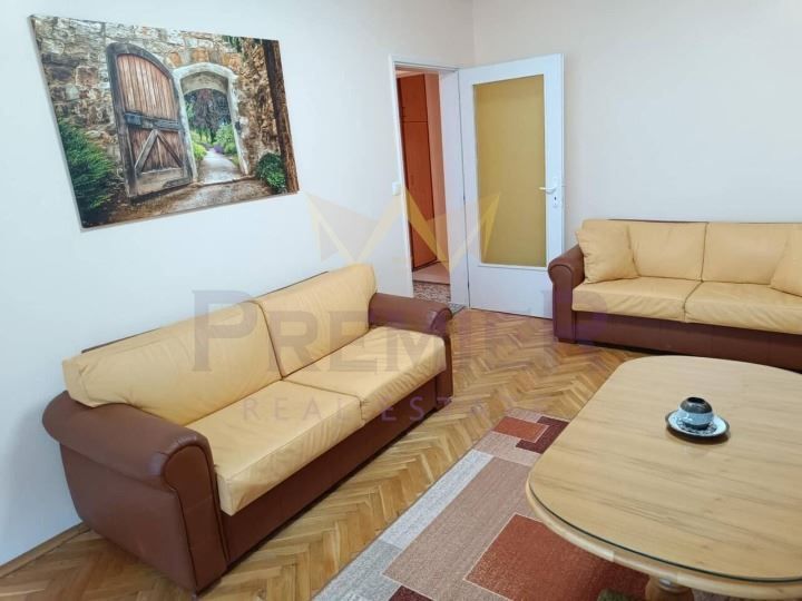 Дава се под наем Тристаен апартамент в Варна, Възраждане 1 - 90 кв.м за 612 € - Снимка #5