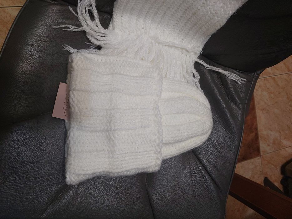 Шапка с шарфом детский