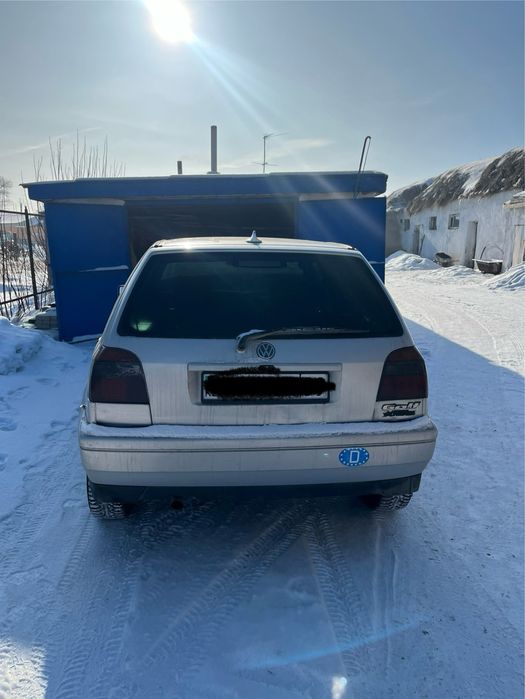 Продам машину Volkswagen Golf