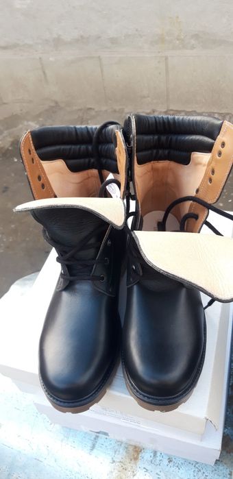Ghete din piele de Reghin NOI Marime 44