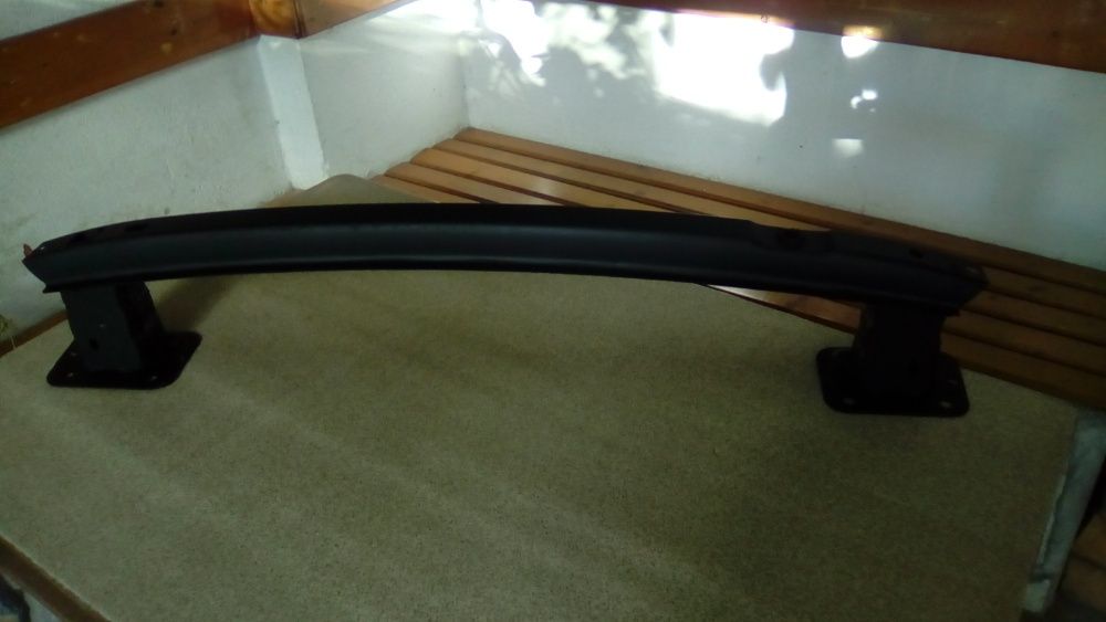 Основа задна броня за FORD FOCUS, каре, селенови втулки за ВАЗ.