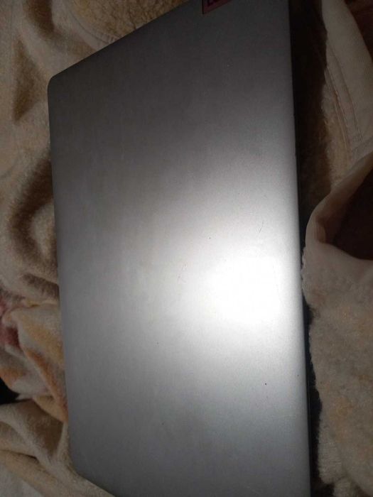 Laptop lenovo nov