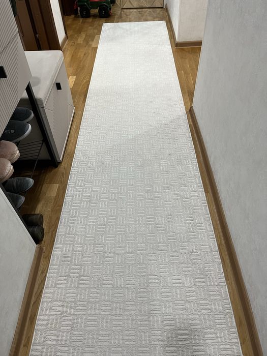 Продам ковер 80х3,65