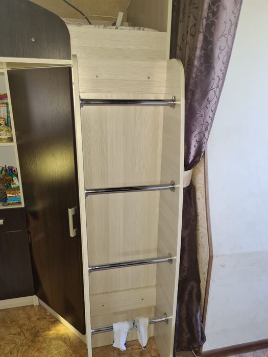 Детский уголок кровать стол шкаф