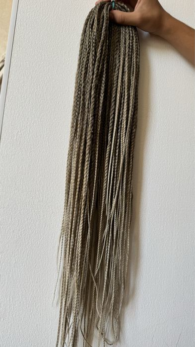 Продам 3 шт разные конекалон косички б/у