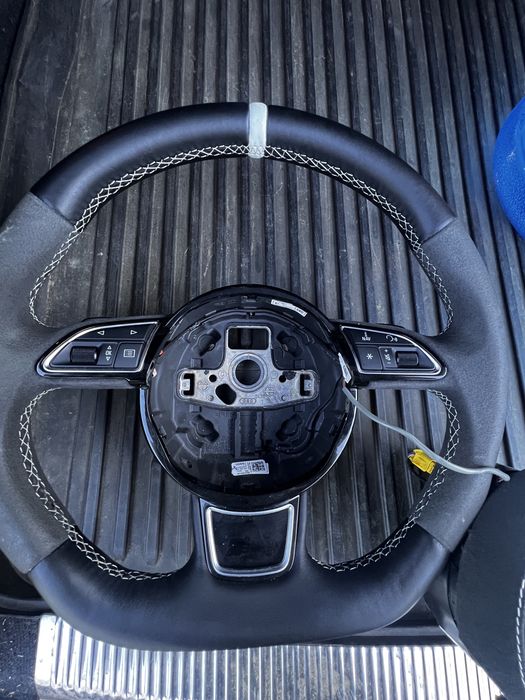 Волан с пера за Audi