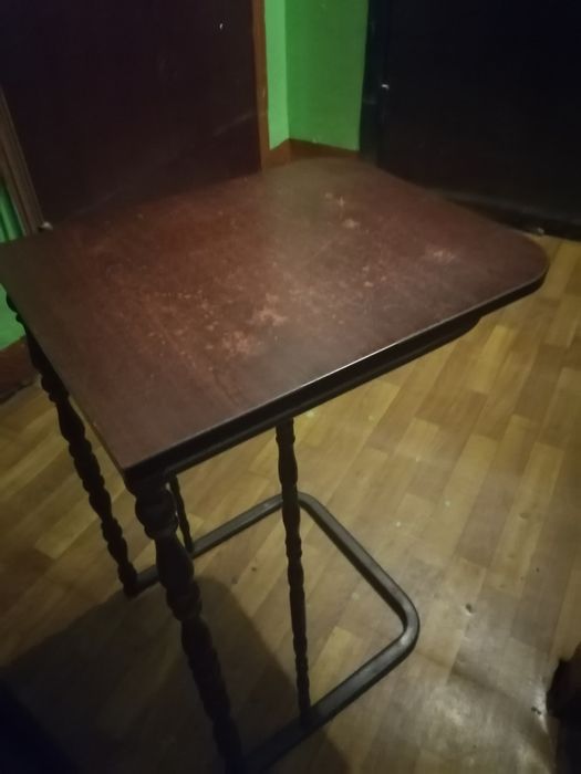 Столик 40*50*68 бу компактный