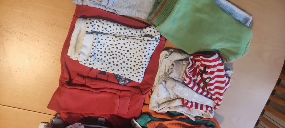 Подарявам дрехи за момче, 80размер.