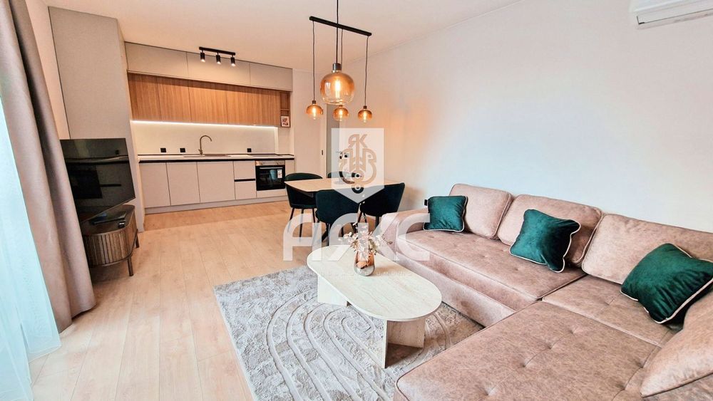 Тристаен обзаведен апартамент в кв. Малинова Долина