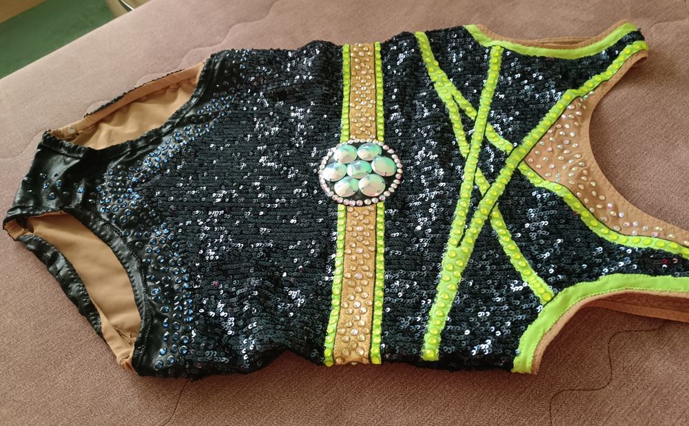 Трико за художествена гимнастика