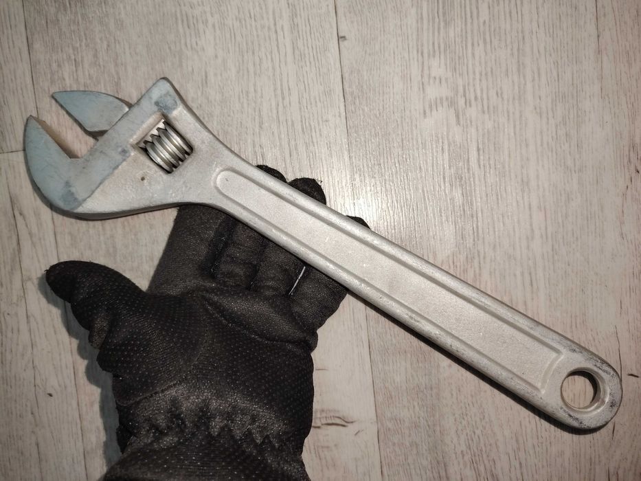 Разводной ключ 46 ключ разводной новый такой нержавеет