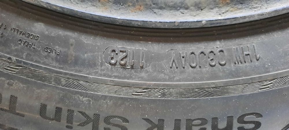 ЛЕТНИ ГУМИ УНИРОЯЛ 185/65/15 ПОЧТИ НОВИ с джанти за Фиат Пунто Ево