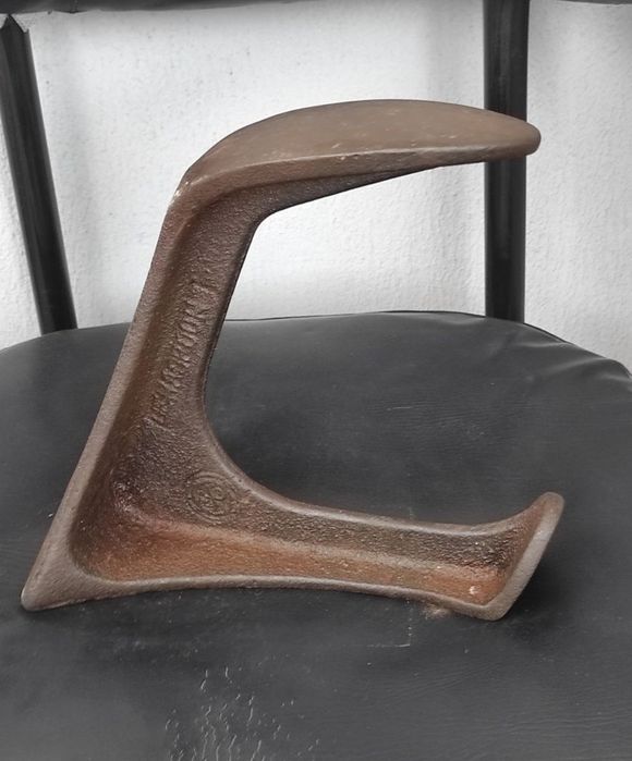 Старинный утюг Светильник и инструмент сапожника