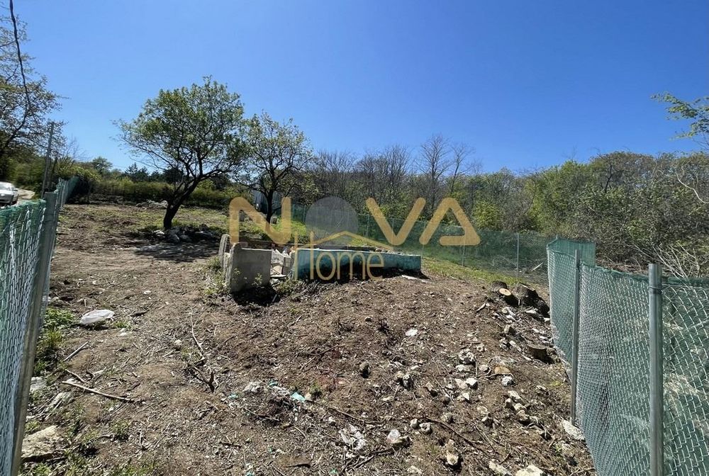 Парцел в Варна, област-м-т Манастирски рид площ 600 цена 59000