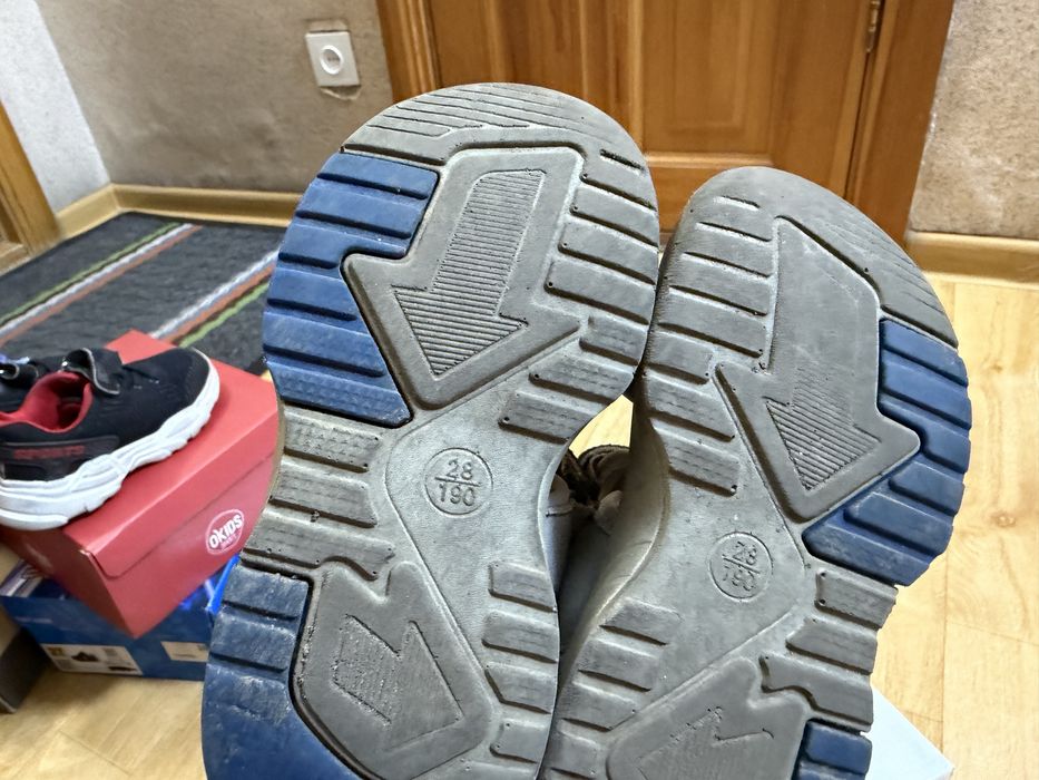 Отдам обувь детскую