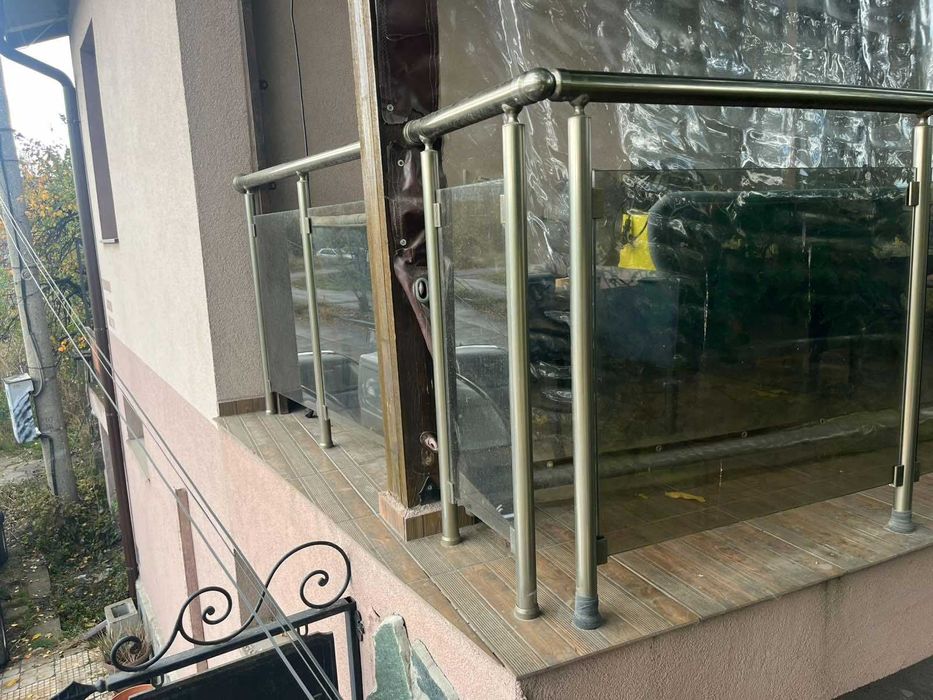 Парапет алуминий със стъкло