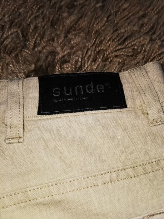 Pantaloni sezon primăvară-vară, Sunde Norway, o alternativă la jeanși
