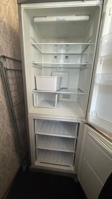 Серый Холодильник