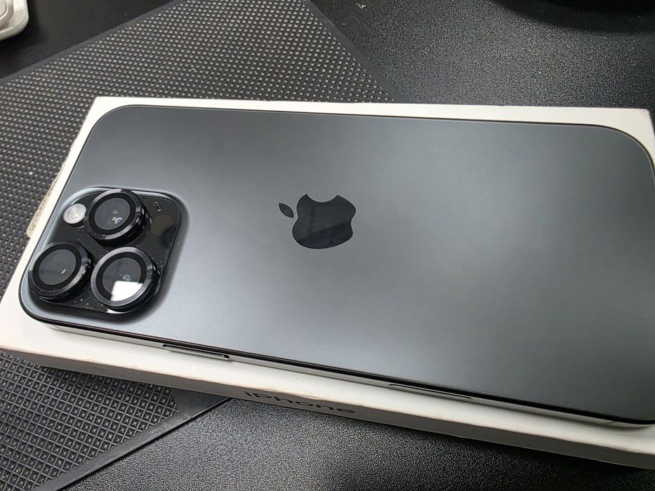 Iphone 16 pro max Black Titanium 256 gb като нов Гаранция
