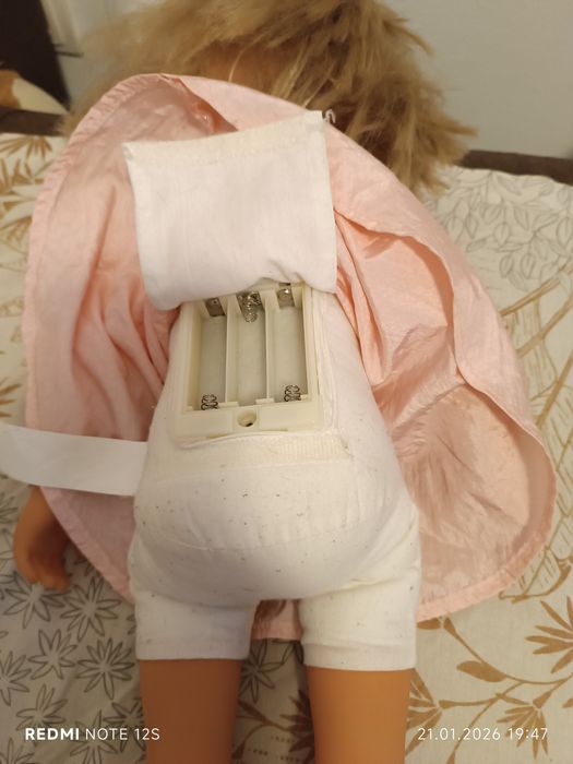 Păpușa care vorbește în limba germana