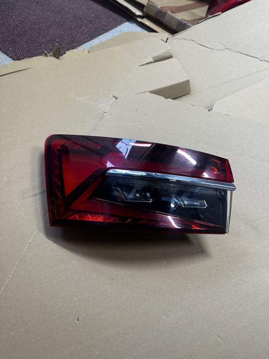 Stop stânga led skoda duperb 3.v.facelift break.cod:3v9945207.C.