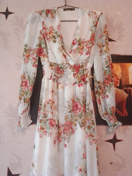 Платье в пол длиное