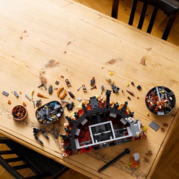 Lego 10333 Властелинът на пръстените: Барад-дур