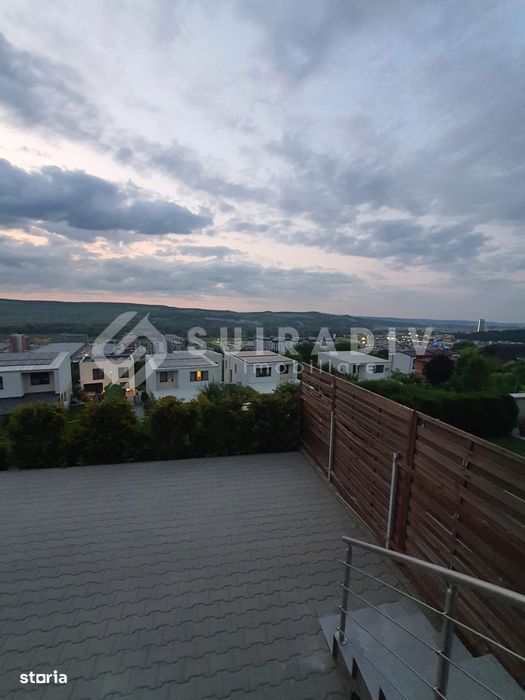 Casă înșiruită zonă Răzoare –Vivo |3 dormitoare•2 băi•View spectaculos