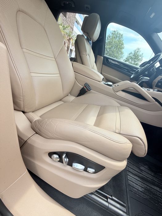 Porsche cayenne - Soft  Close - Extra Full - Absolut impecabila in garantie pana in martie 2028 - posibilitate predare leasging