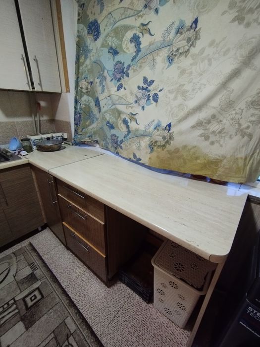 Срочно!!  Кухонный гарнитура